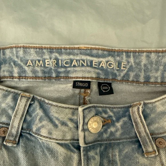 American Eagle Outfitters Light Blue Straight Leg Jeans - Picture 6 of 6